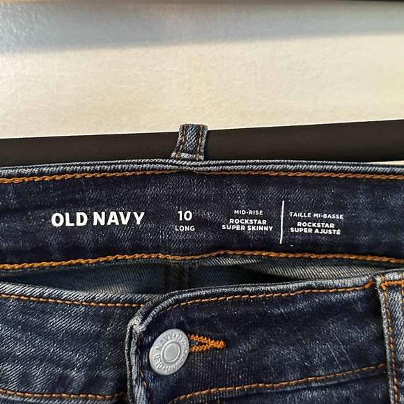 Old navy- mid rise super skinny rockstar jean, distressed knees size 10 Long - Picture 4 of 5